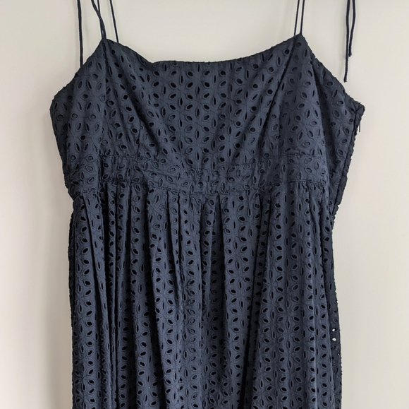 Gap Eyelet dress - Picture 3 of 3
